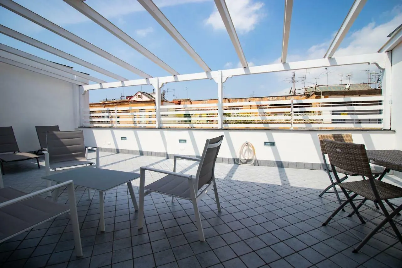 Sky-Terrace In Central Station, 3 Bedrooms Neapel Italien