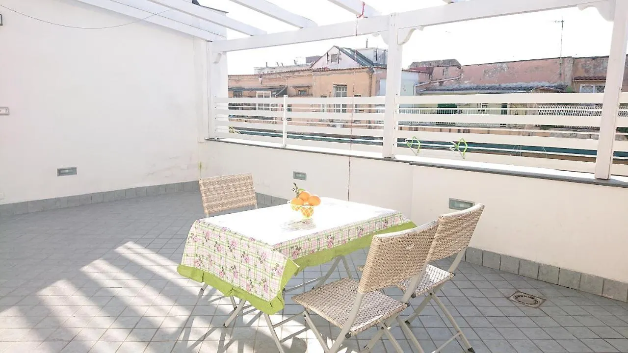 Sky-Terrace In Central Station, 3 Bedrooms Napoli 0*,  Italia