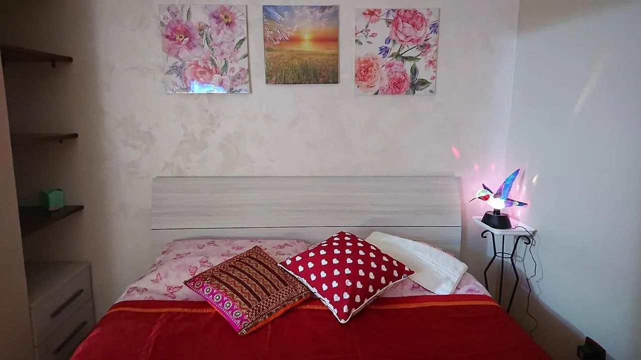 Sky-Terrace In Central Station, 3 Bedrooms Napoli 0*,  Italia
