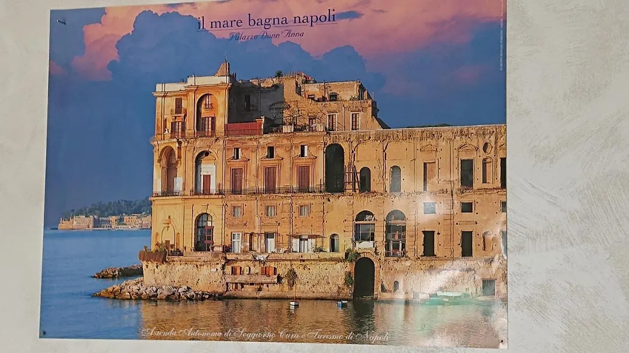 Sky-Terrace In Central Station, 3 Bedrooms Naples