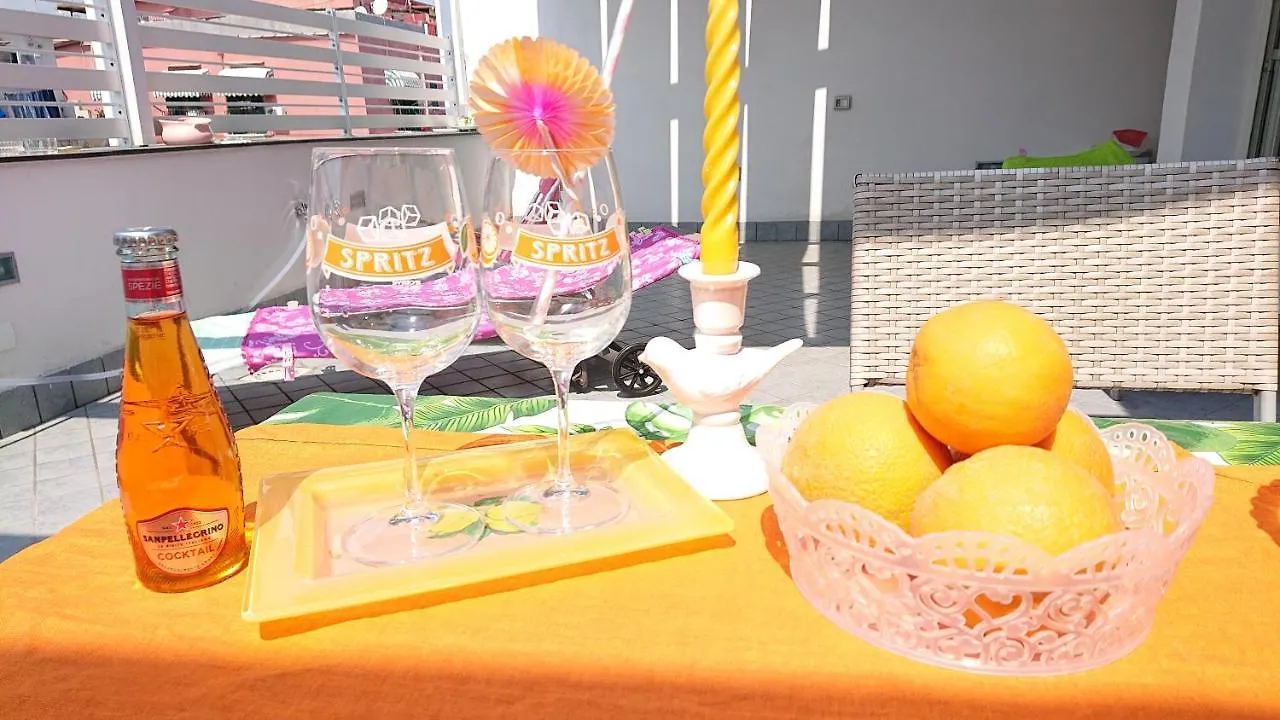 Appartamento Sky-Terrace In Central Station, 3 Bedrooms Napoli