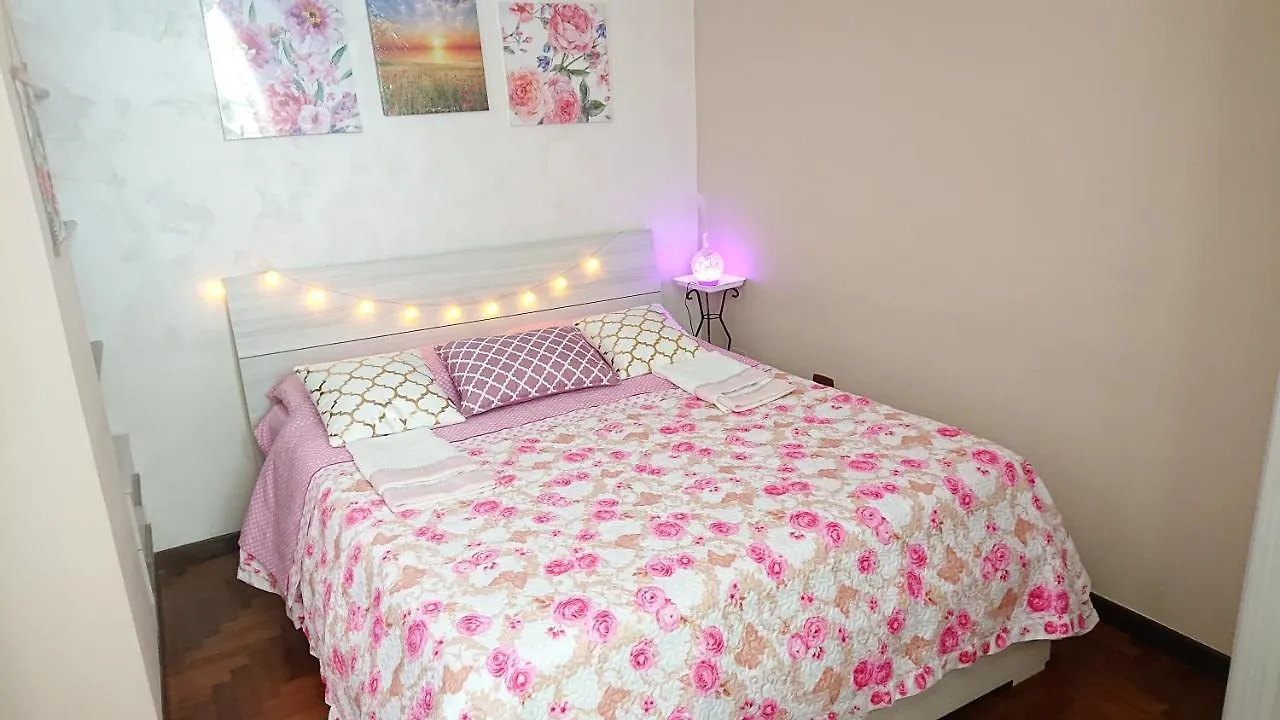 Sky-Terrace In Central Station, 3 Bedrooms Napoli