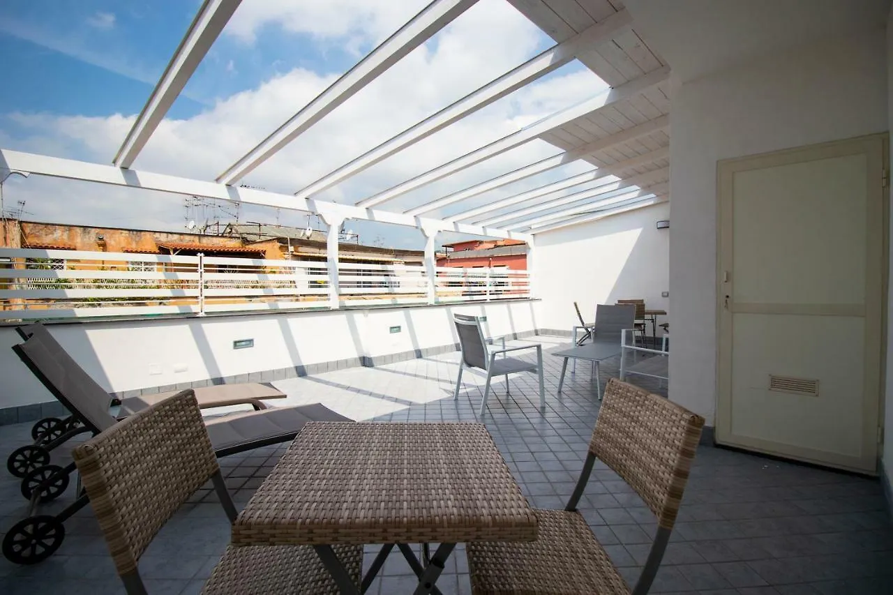Appartamento Sky-Terrace In Central Station, 3 Bedrooms Napoli Italia