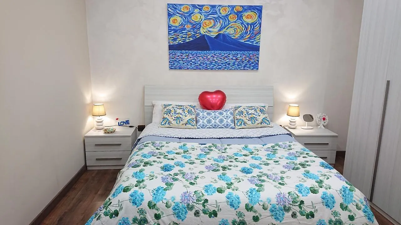 Apartment Sky-Terrace In Central Station, 3 Bedrooms Naples
