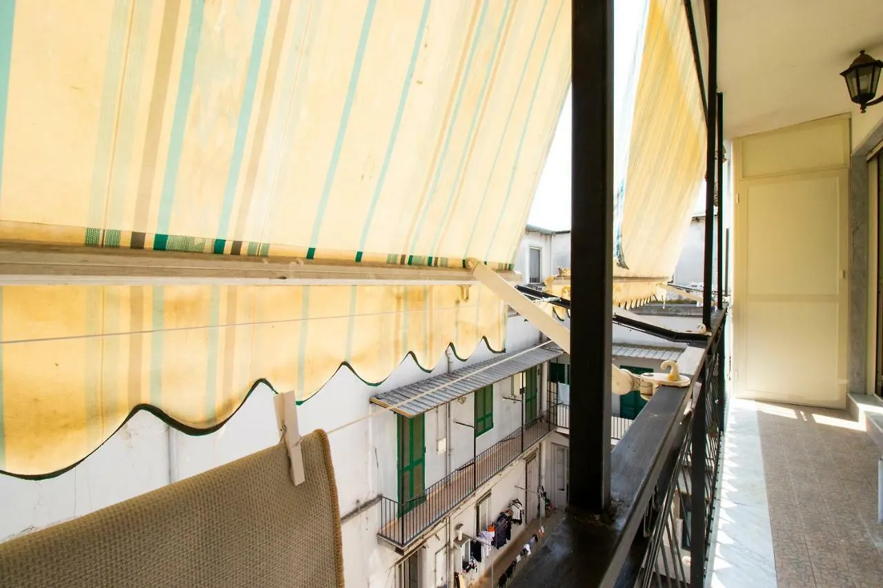 Apartment Sky-Terrace In Central Station, 3 Bedrooms Naples